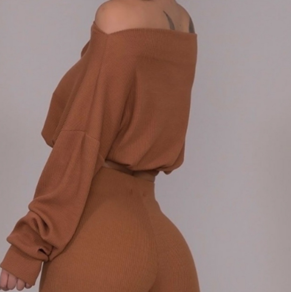 Last L SALE🆕️Ribbed Two Piece Set in Rust - Picture 2 of 4